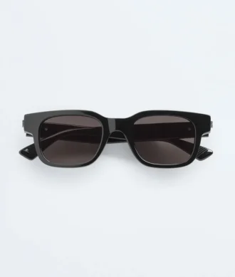 Klassische eckige Sonnenbrille