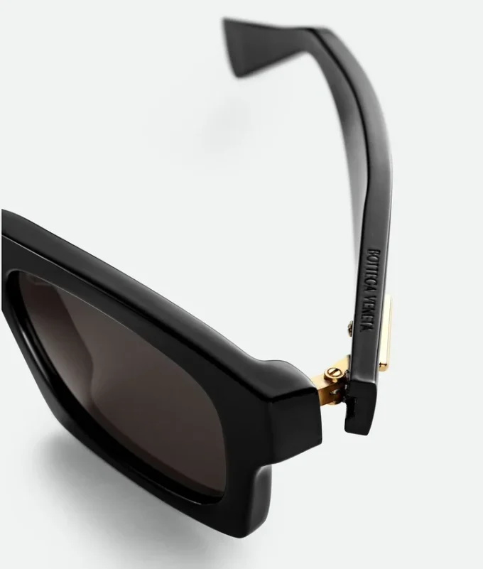 Klassische eckige Sonnenbrille