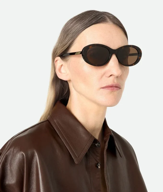 Klassische ovale Sonnenbrille Klassische ovale Sonnenbrille