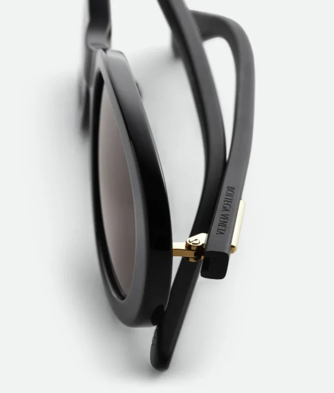 Klassische ovale Sonnenbrille Klassische ovale Sonnenbrille