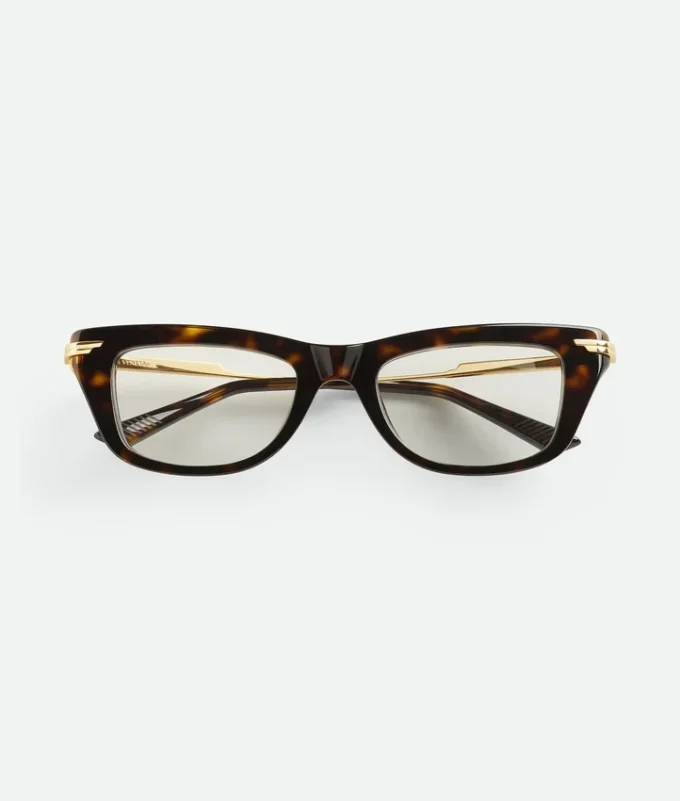 Klassische rechteckige Brille