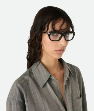 Klassische rechteckige Brille
