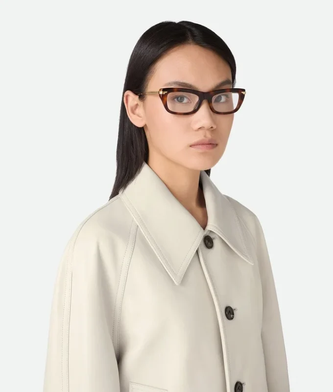 Klassische rechteckige Brille