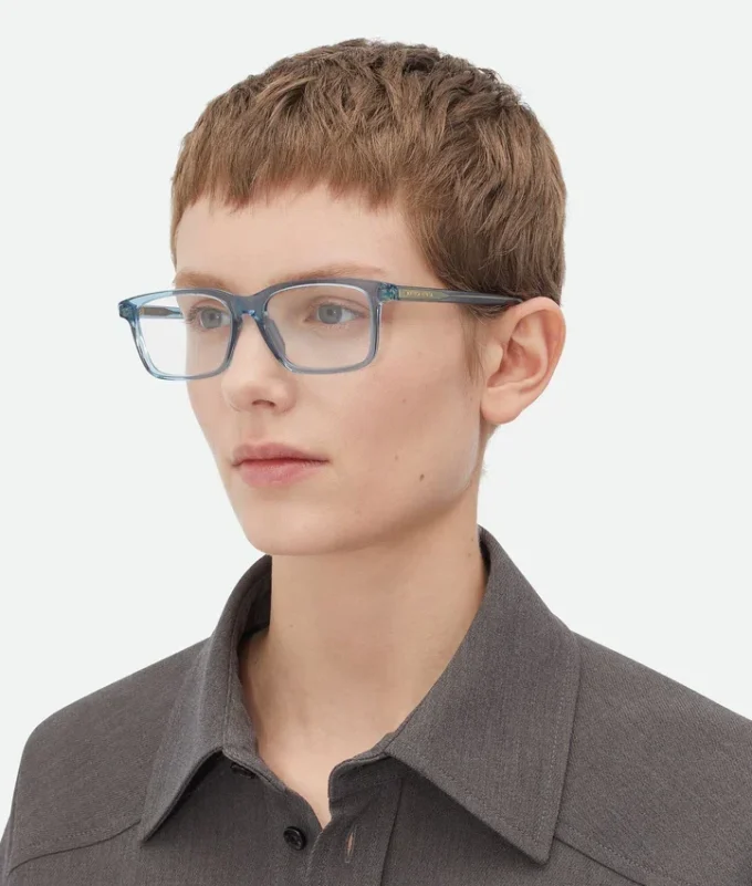 Klassische rechteckige Brille Klassische rechteckige Brille
