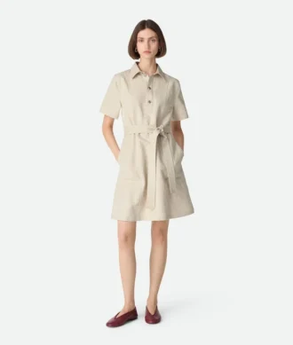 Kleid aus Baumwolle und Leinen
