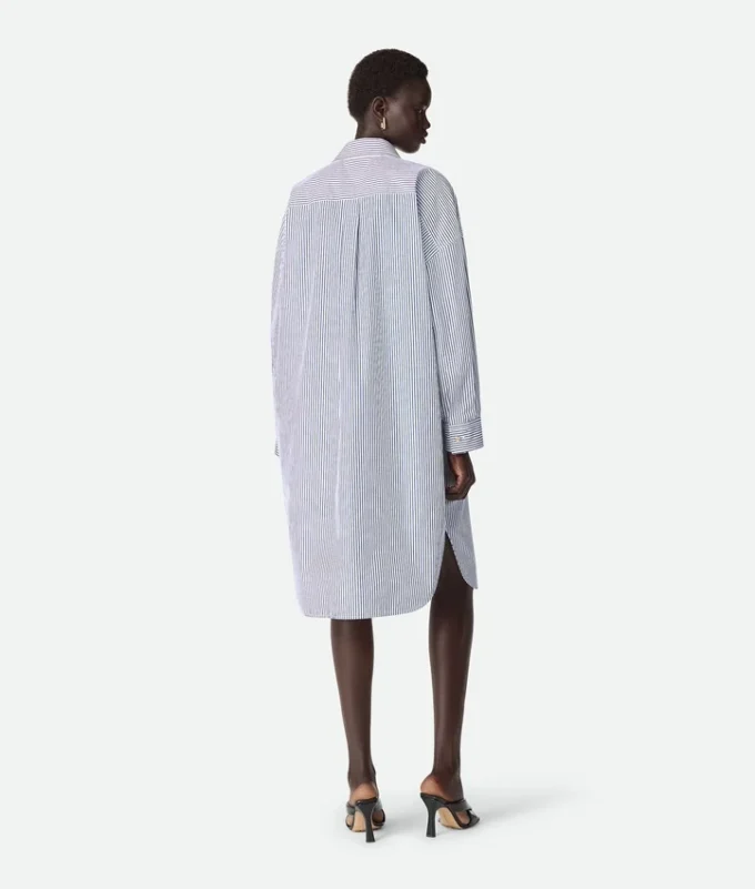 Kleid aus Baumwollpopeline mit Nadelstreifen