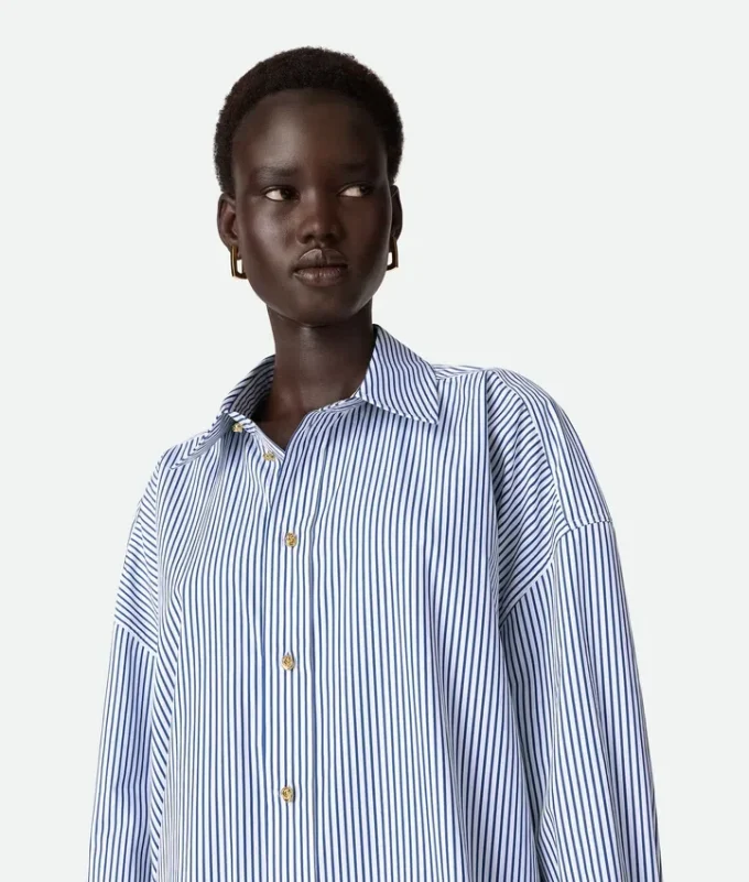 Kleid aus Baumwollpopeline mit Nadelstreifen