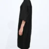 Kleid aus gewaschenem Baumwoll- und Viskose-Twill Kleid aus gewaschenem Baumwoll- und Viskose-Twill