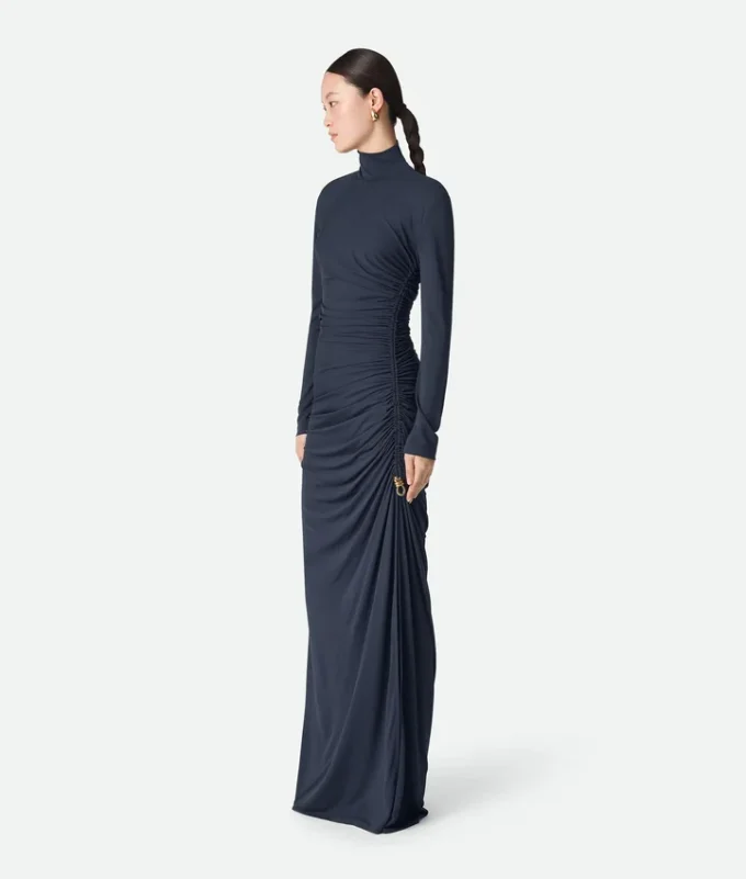 Kleid aus Viskose-Jersey Kleid aus Viskose-Jersey