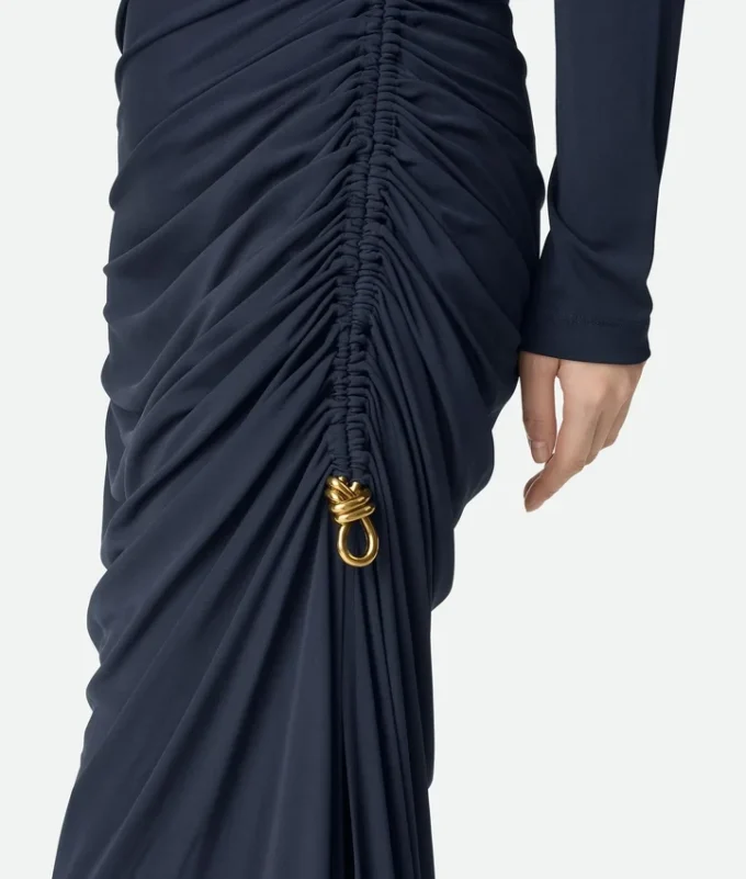 Kleid aus Viskose-Jersey Kleid aus Viskose-Jersey