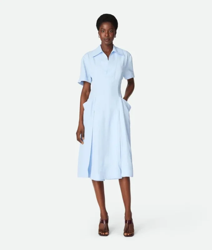 Kleid aus Viskose und Seidentwill Kleid aus Viskose und Seidentwill