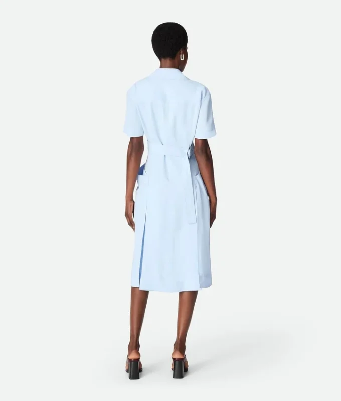 Kleid aus Viskose und Seidentwill Kleid aus Viskose und Seidentwill