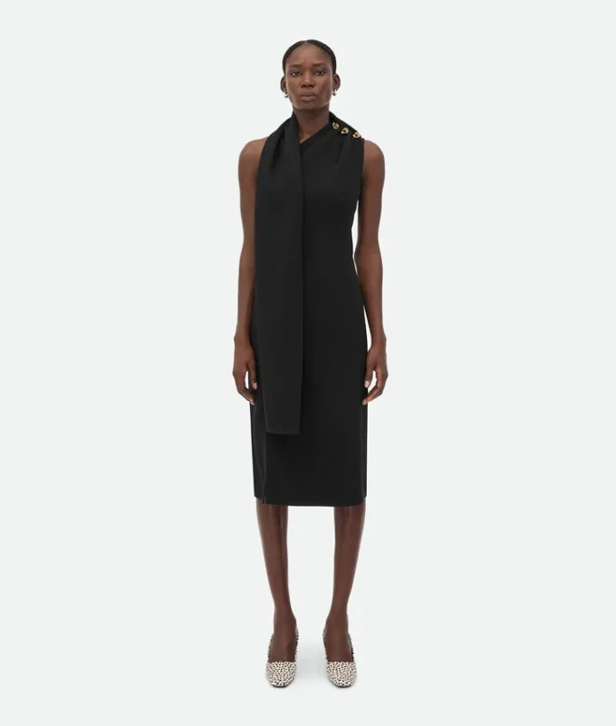 Kleid aus Woll-Viskose-Crêpe Kleid aus Woll-Viskose-Crêpe