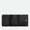 Kleine dreifach gefaltete Brieftasche aus Intrecciato Kleine dreifach gefaltete Brieftasche aus Intrecciato