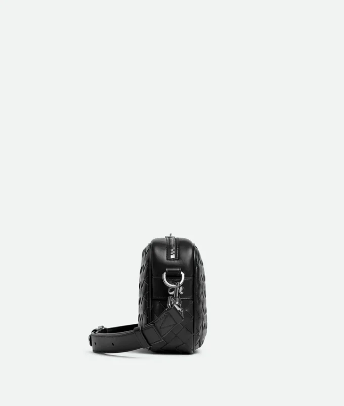 Kleine Intrecciato-Kameratasche Kleine Intrecciato-Kameratasche
