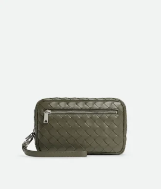 Kleine Intrecciato-Pouch mit Handschlaufe