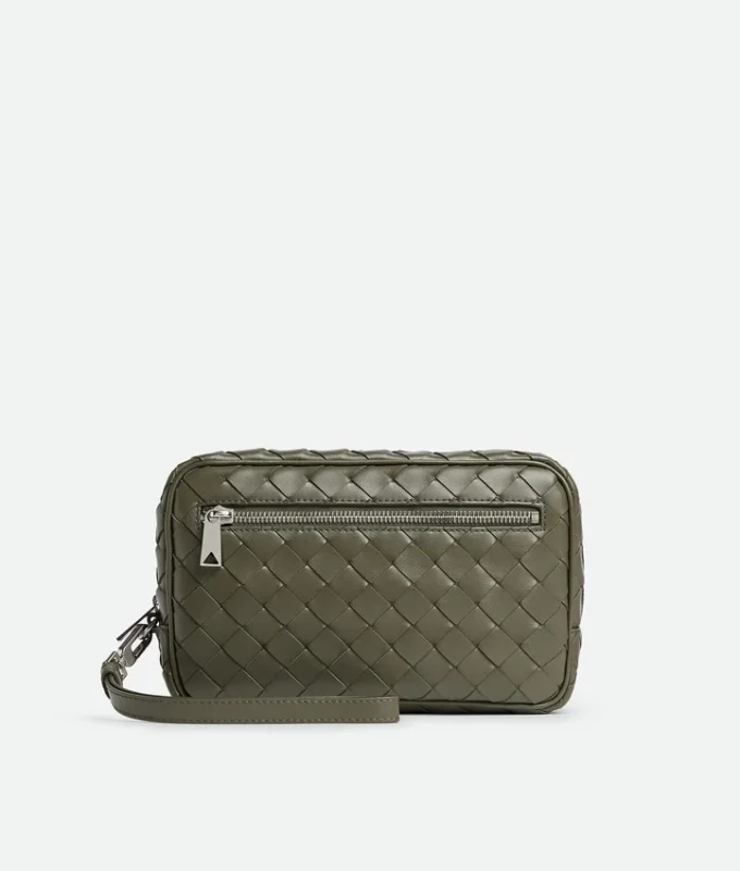 Kleine Intrecciato-Pouch mit Handschlaufe Kleine Intrecciato-Pouch mit Handschlaufe