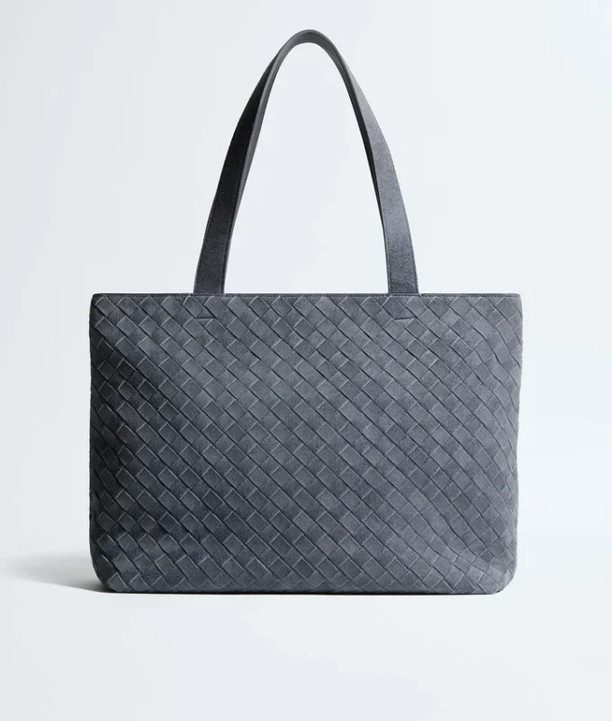 Kleine Intrecciato-Tasche mit Reißverschluss Kleine Intrecciato-Tasche mit Reißverschluss