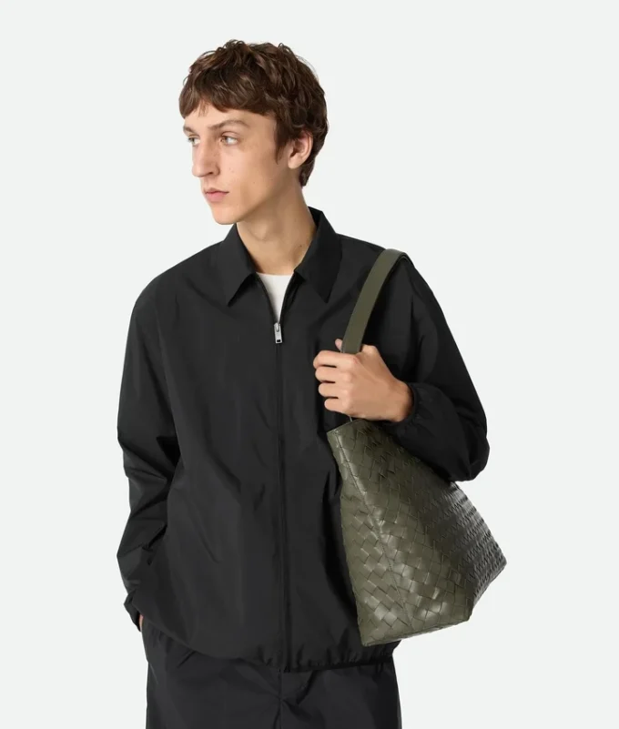 Kleine Intrecciato-Tasche mit Reißverschluss Kleine Intrecciato-Tasche mit Reißverschluss