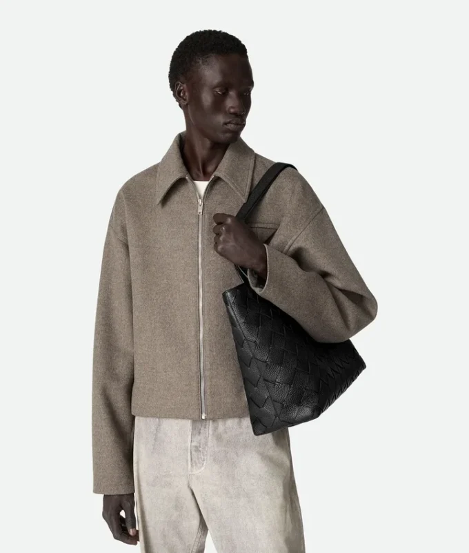 Kleine Intrecciato-Tasche mit Reißverschluss Kleine Intrecciato-Tasche mit Reißverschluss