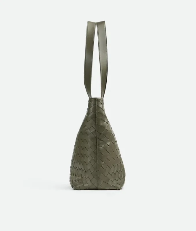 Kleine Intrecciato-Tasche mit Reißverschluss Kleine Intrecciato-Tasche mit Reißverschluss