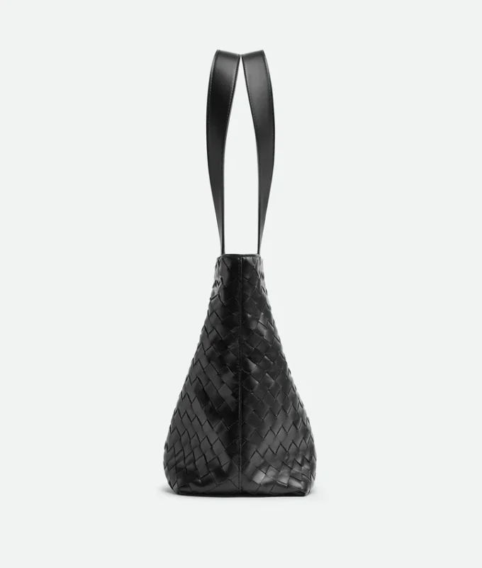 Kleine Intrecciato-Tasche mit Reißverschluss Kleine Intrecciato-Tasche mit Reißverschluss