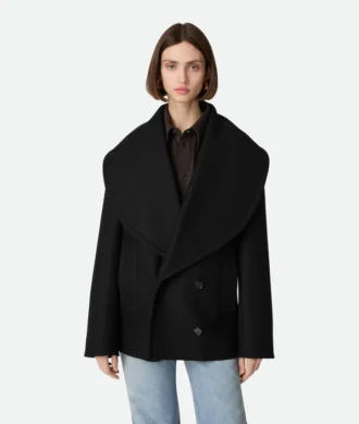 Kurzer Mantel aus Stretch-Wolle