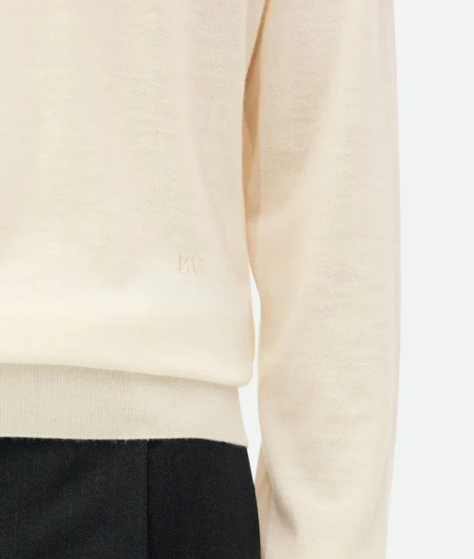 Leichter Polo-Pullover aus feinem Kaschmir Leichter Polo-Pullover aus feinem Kaschmir