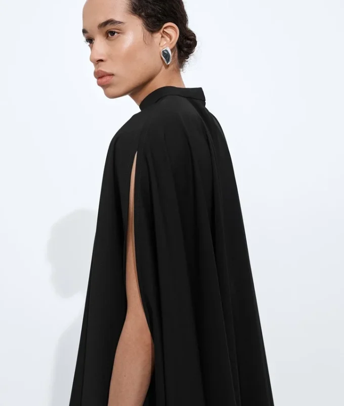Leichtes Kaftan-Kleid aus Wolle Leichtes Kaftan-Kleid aus Wolle