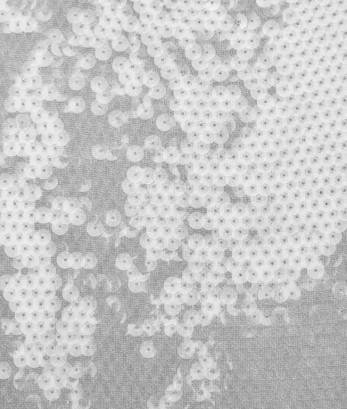 Leichtes Viskose-Paillettenkleid Leichtes Viskose-Paillettenkleid