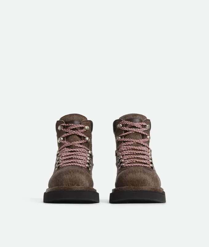 Lug Wanderstiefelette mit Profilsohle Lug Wanderstiefelette mit Profilsohle