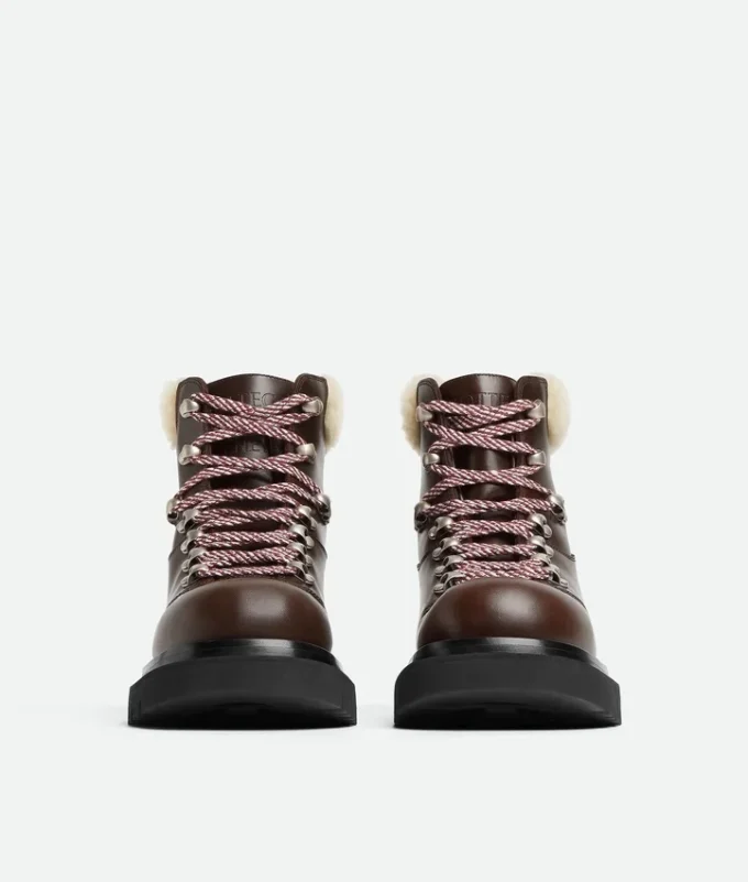 Lug Wanderstiefelette mit Profilsohle Lug Wanderstiefelette mit Profilsohle
