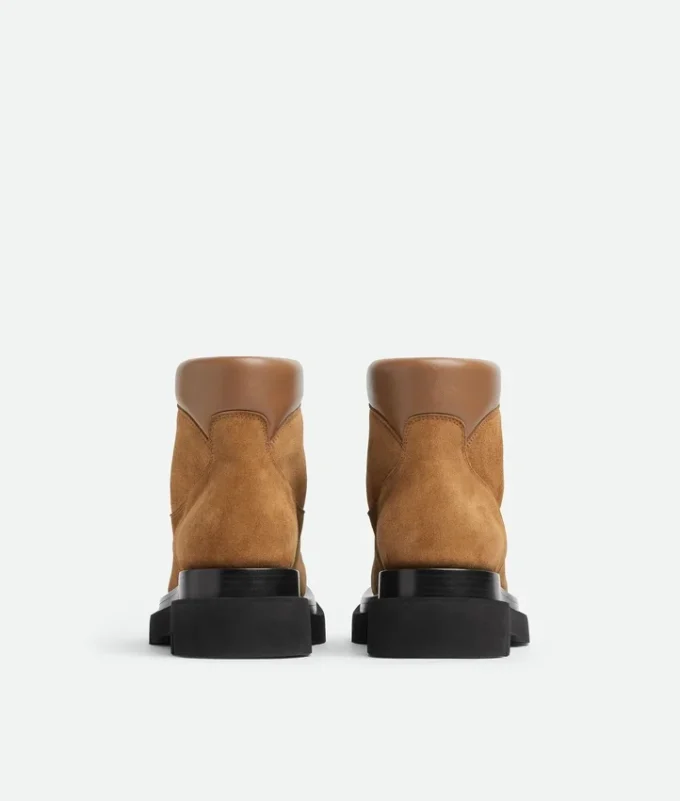 Lug Wanderstiefelette mit Profilsohle Lug Wanderstiefelette mit Profilsohle