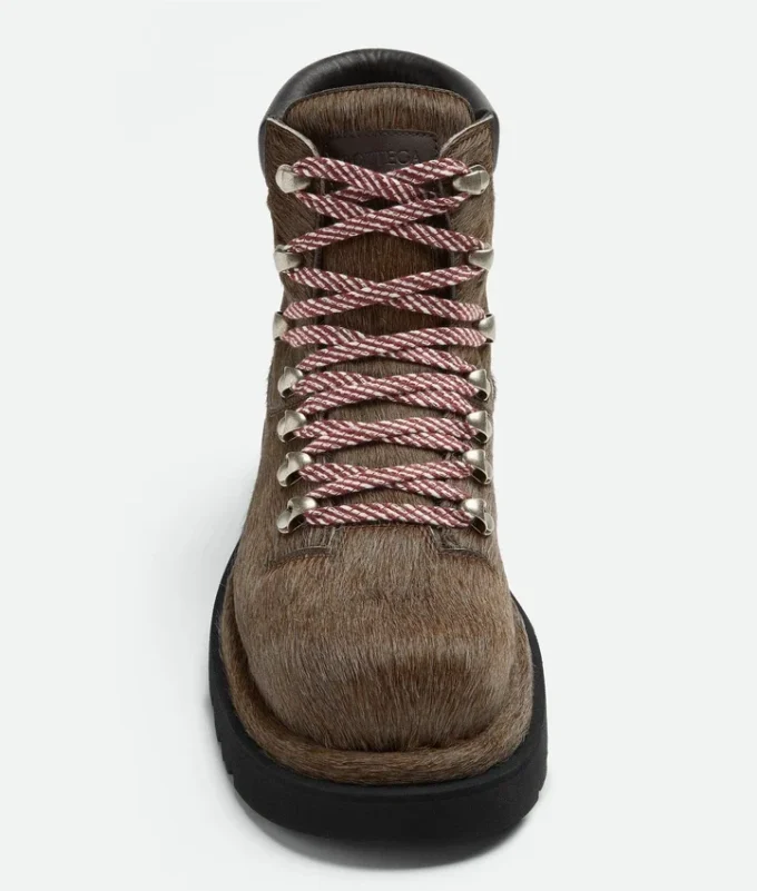 Lug Wanderstiefelette mit Profilsohle Lug Wanderstiefelette mit Profilsohle