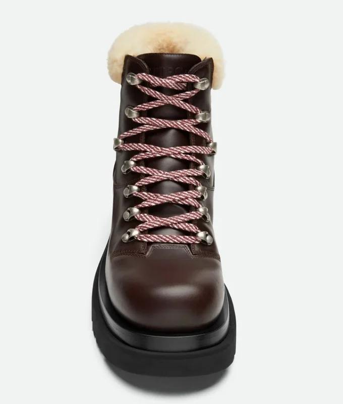 Lug Wanderstiefelette mit Profilsohle Lug Wanderstiefelette mit Profilsohle