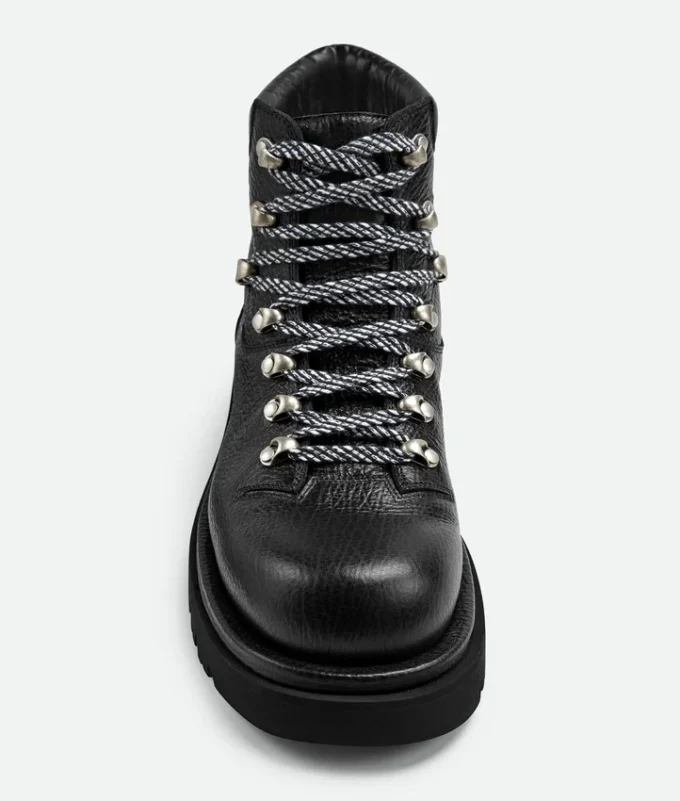 Lug Wanderstiefelette mit Profilsohle Lug Wanderstiefelette mit Profilsohle
