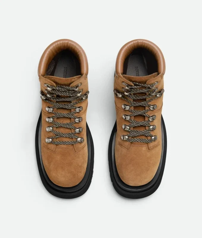 Lug Wanderstiefelette mit Profilsohle Lug Wanderstiefelette mit Profilsohle