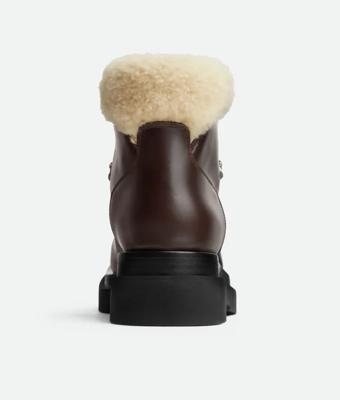 Lug Wanderstiefelette mit Profilsohle Lug Wanderstiefelette mit Profilsohle