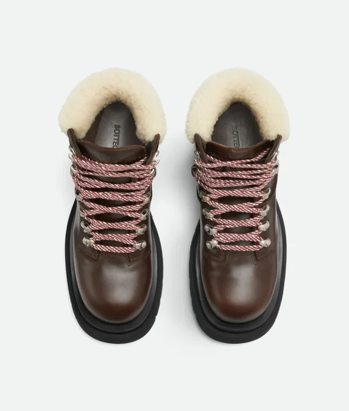 Lug Wanderstiefelette mit Profilsohle Lug Wanderstiefelette mit Profilsohle