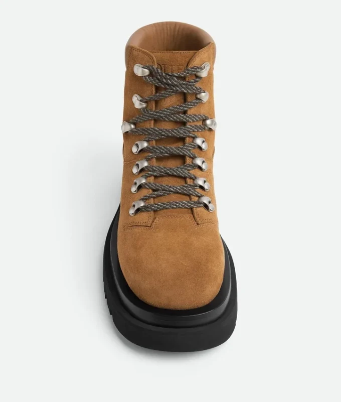 Lug Wanderstiefelette mit Profilsohle Lug Wanderstiefelette mit Profilsohle