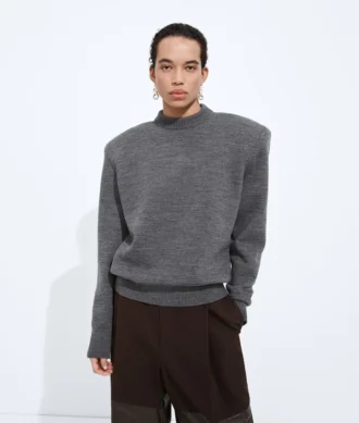 Maßgeschneiderter Pullover aus Wolle