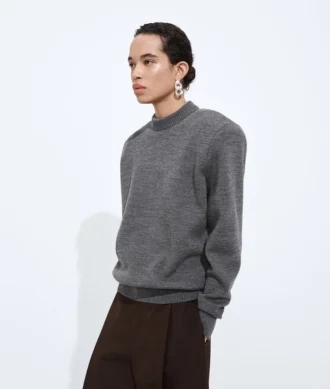 Maßgeschneiderter Pullover aus Wolle