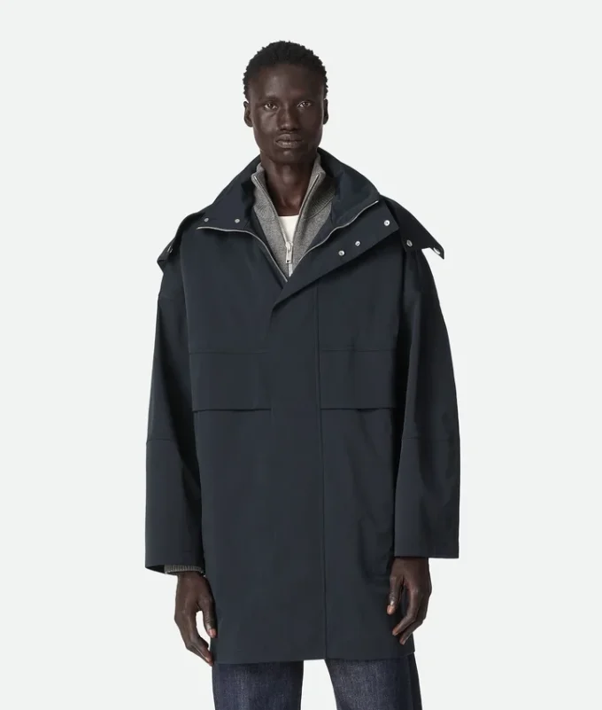 Parka mit Kapuze aus gebondeter Tech-Wolle Parka mit Kapuze aus gebondeter Tech-Wolle