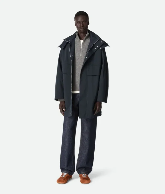 Parka mit Kapuze aus gebondeter Tech-Wolle Parka mit Kapuze aus gebondeter Tech-Wolle