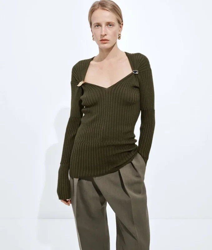 Pullover aus Kaschmir und Seide mit Rippmuster Pullover aus Kaschmir und Seide mit Rippmuster