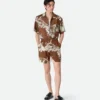 Seidenshorts mit italienischem Postkartenprint Seidenshorts mit italienischem Postkartenprint