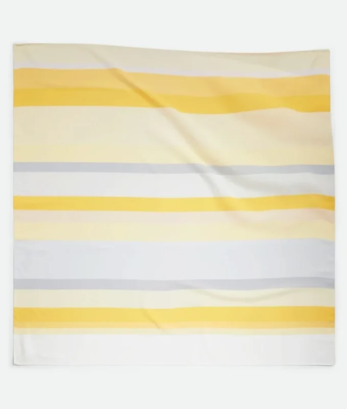 Seidentwill-Foulard mit Streifen Seidentwill-Foulard mit Streifen