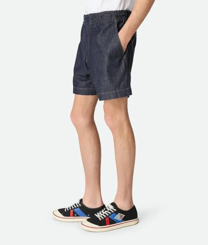 Shorts aus gewaschenem Indigo-Denim Shorts aus gewaschenem Indigo-Denim