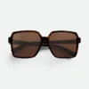 Sonnenbrille mit weicher, eckiger Form Sonnenbrille mit weicher, eckiger Form