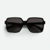 Sonnenbrille mit weicher, eckiger Form Sonnenbrille mit weicher, eckiger Form